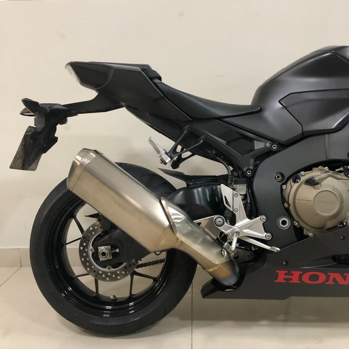 Honda CBR 1000 RR - Image 4