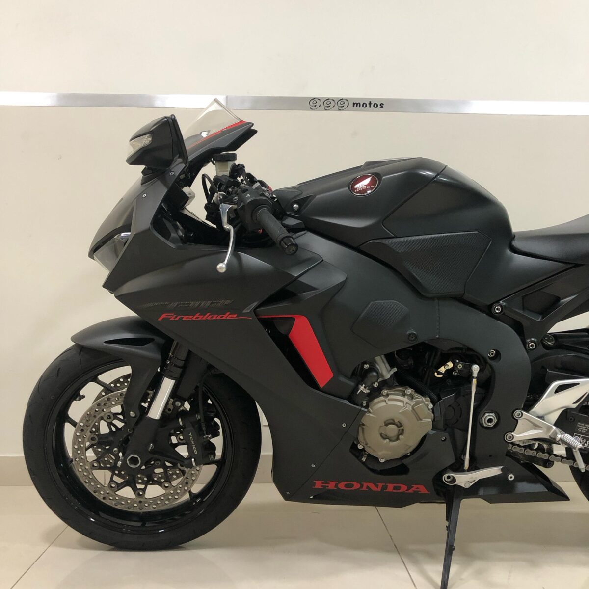 Honda CBR 1000 RR - Image 8