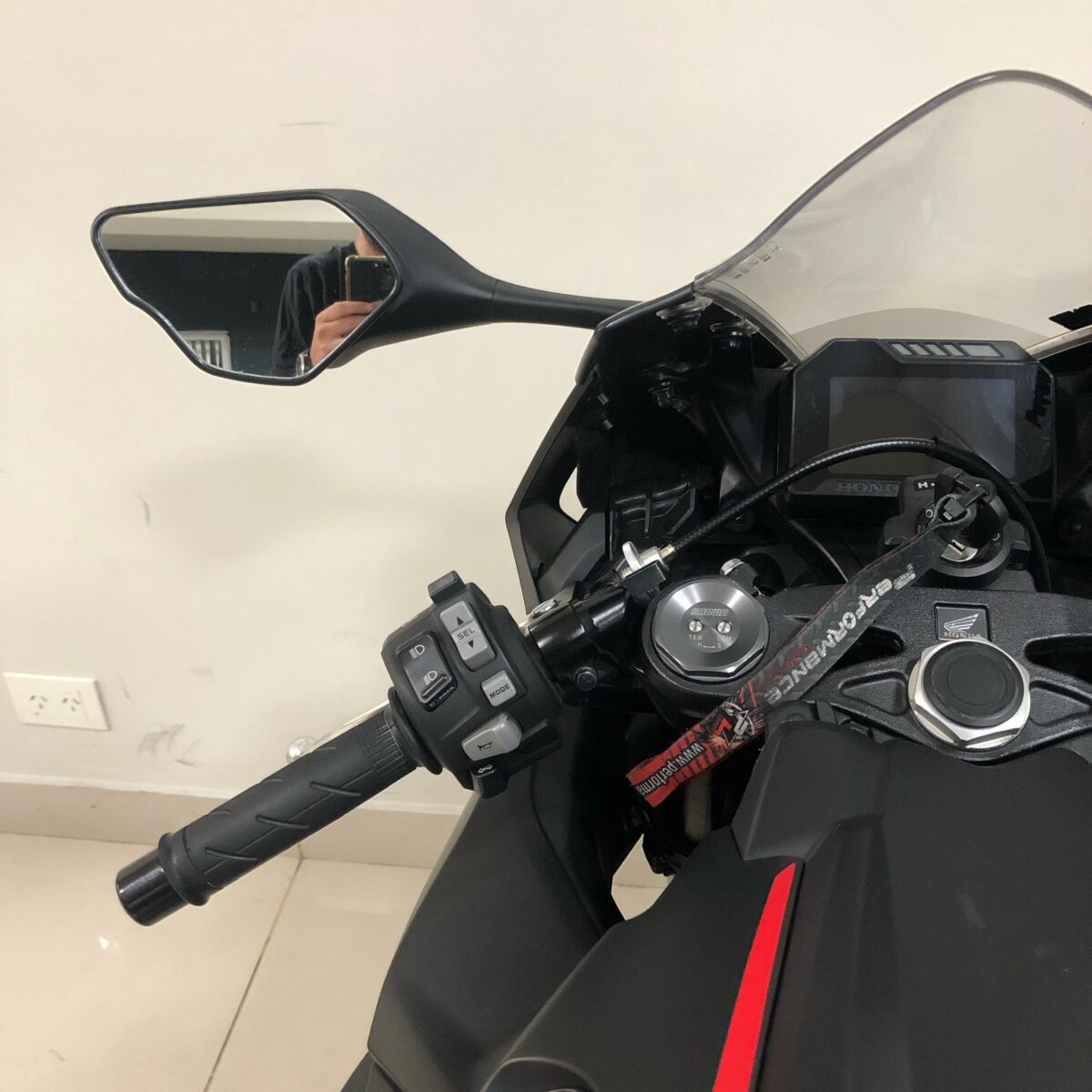 Honda CBR 1000 RR - Image 14