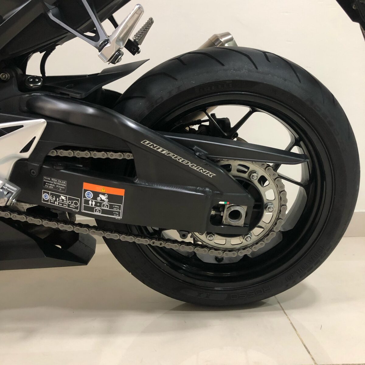 Honda CBR 1000 RR - Image 12