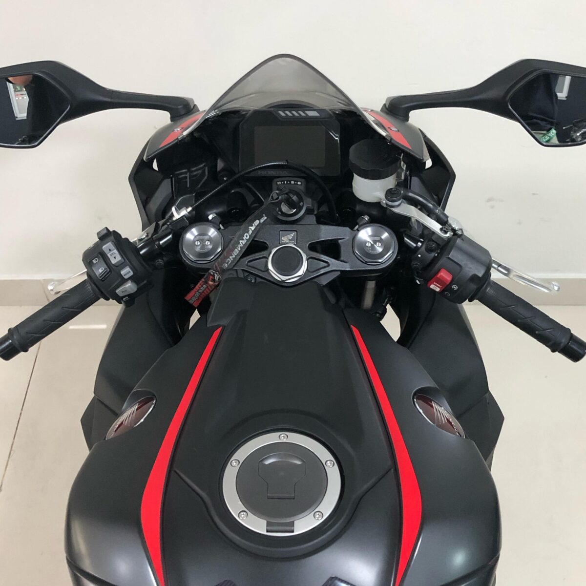 Honda CBR 1000 RR - Image 13