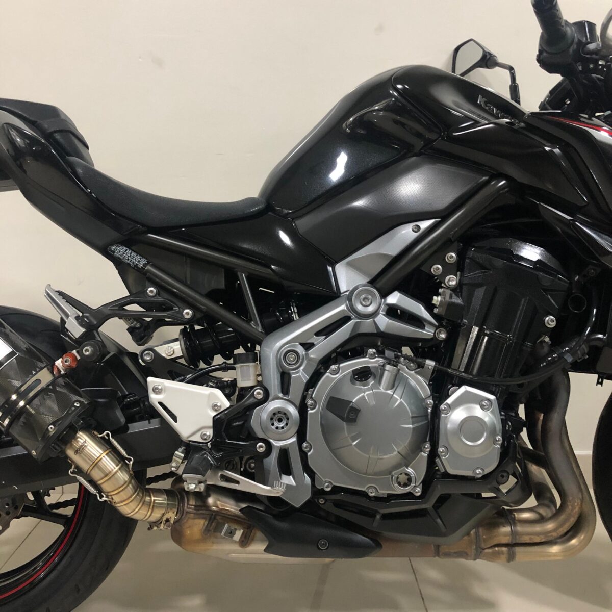 Kawasaki Z 900 - Image 9