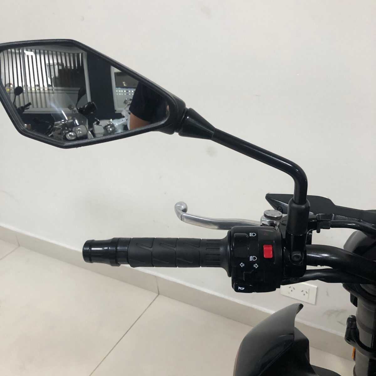 Kawasaki Z 900 - Image 11