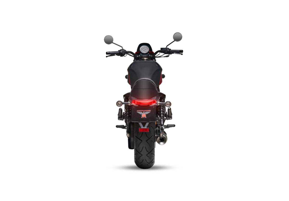 calibro-red-back-1-767x533@2x-1200x834