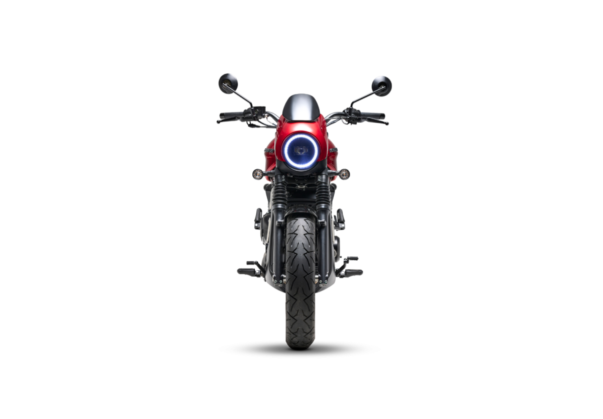 calibro-red-front-1-767x533@2x-1200x834