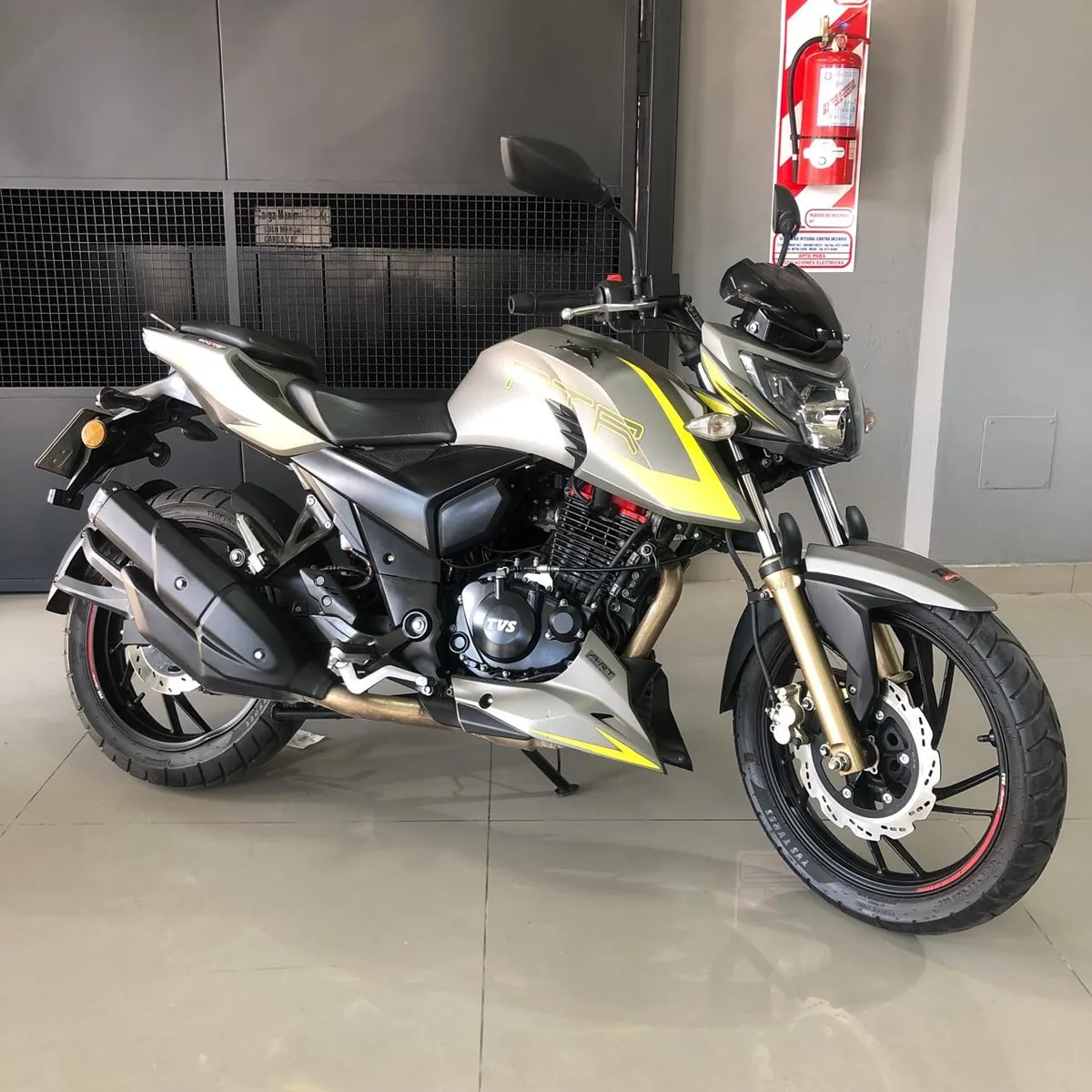 Tvs RTR 200 FI NEW MODEL